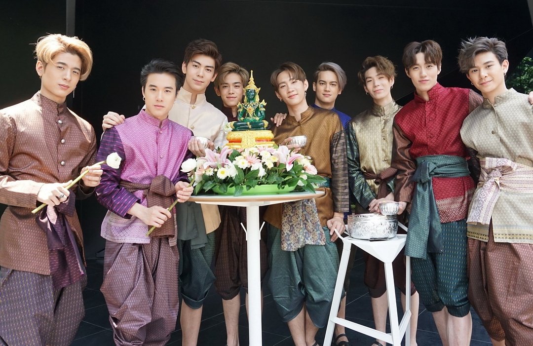 10,000 เจมส์...

#JamyJamess
#nadaoartist 
#9by9TH