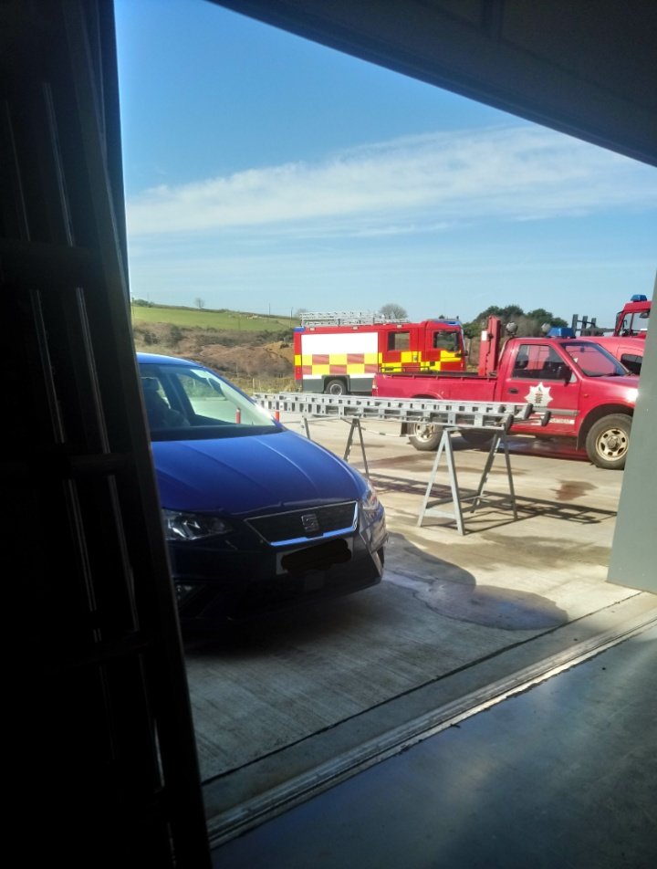 Nice to be able to assist two tourists from Germany 🇩🇪 this morning who on their way from Penzance to Padstow, developed a fault with their Tyre Pressure Monitoring system. All pressures check, system reset and they are back on the road. #internationalRescue
