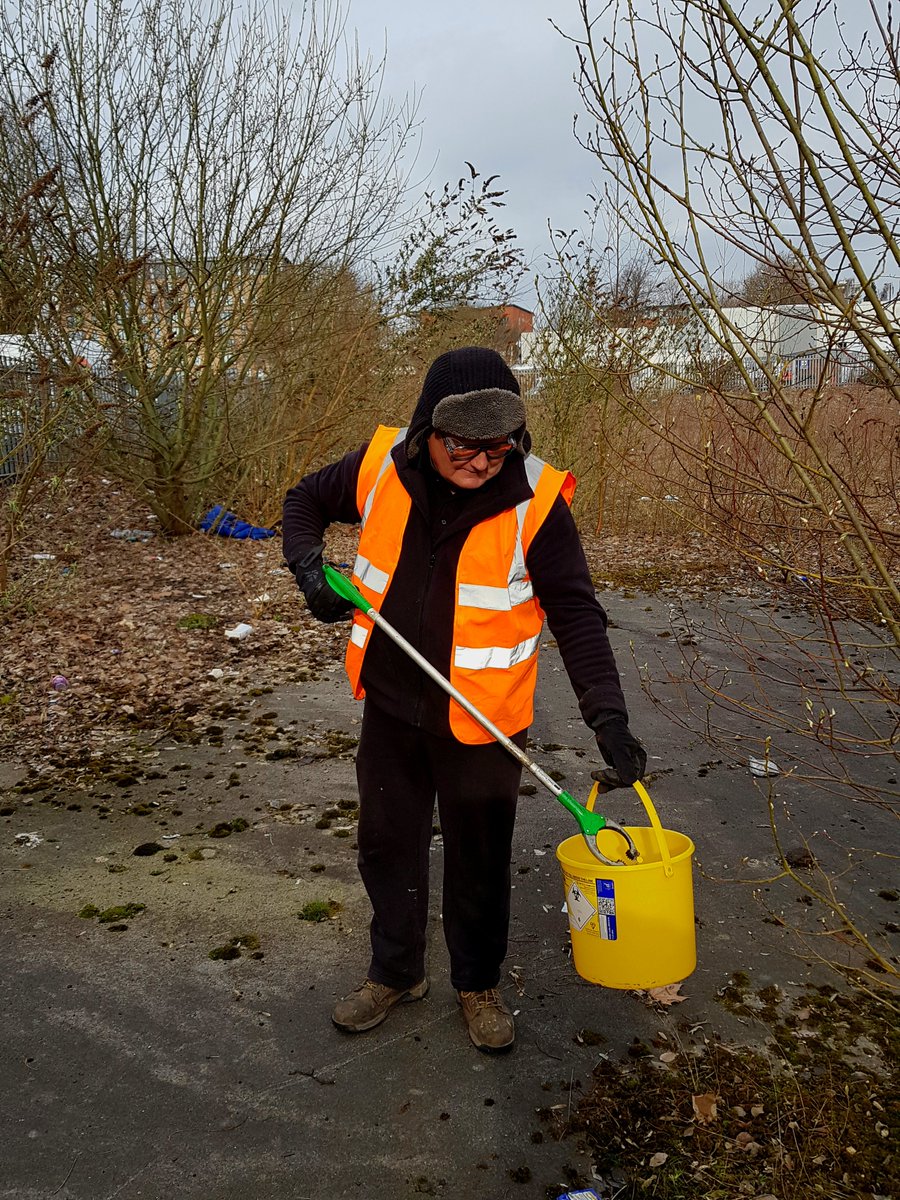 Haz_Enviro's tweet photo. Needle sweep and sharps removal this morning in Birmingham. https://t.co/SNdn66XGby