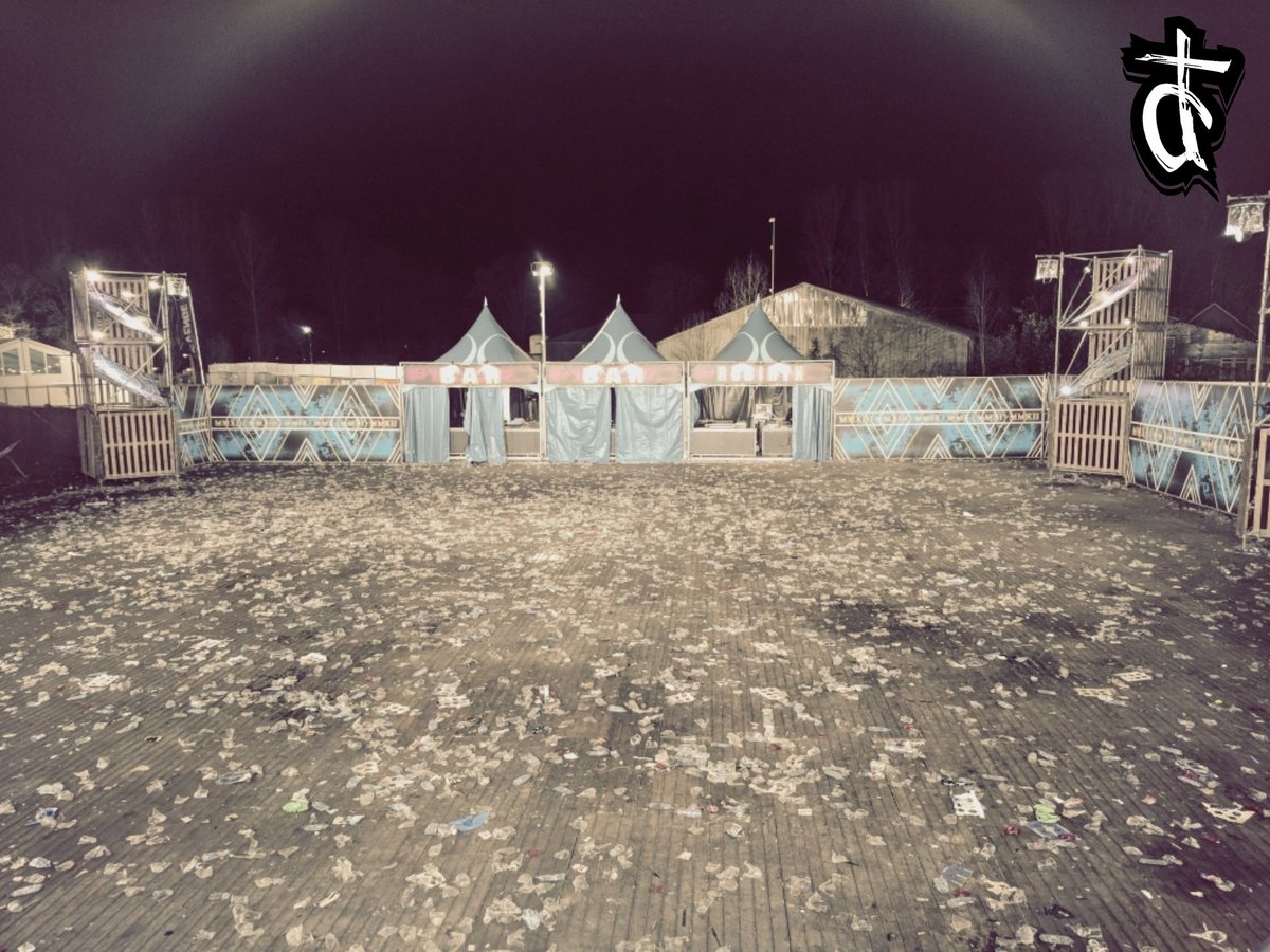 dt_hardcore's tweet image. After the carnage...
@RebirthFestival kicked off the season in style 🎉
Shouts to our bro @FNoize1 for the super b2b #WeBeDT #DTHardcore #FNoize #MoH2018 #MoH #MastersofHardcore #DestructiveTendencies #UK #HardcoreMusic #UpTempo #hardcore4life #gabberin #Gabberina #Dj #Producer