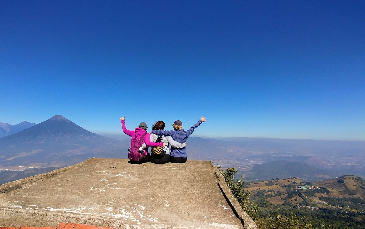 kokamoto15's tweet photo. I hike for the beautiful views, the burn in my thighs, and the lifelong friendships. #WhyIHike #contest @eddiebauer https://t.co/hAaDIQKhy7
