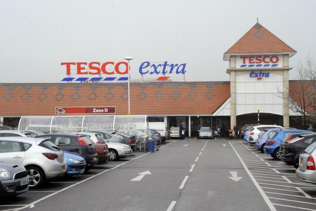 PLEASE AVOID A127 NEAR TESCO EXTRA!!
A 40’ trailer has just turned over leaving millions on nails &amp; screws all over the road, likely to cause lengthy delays!!