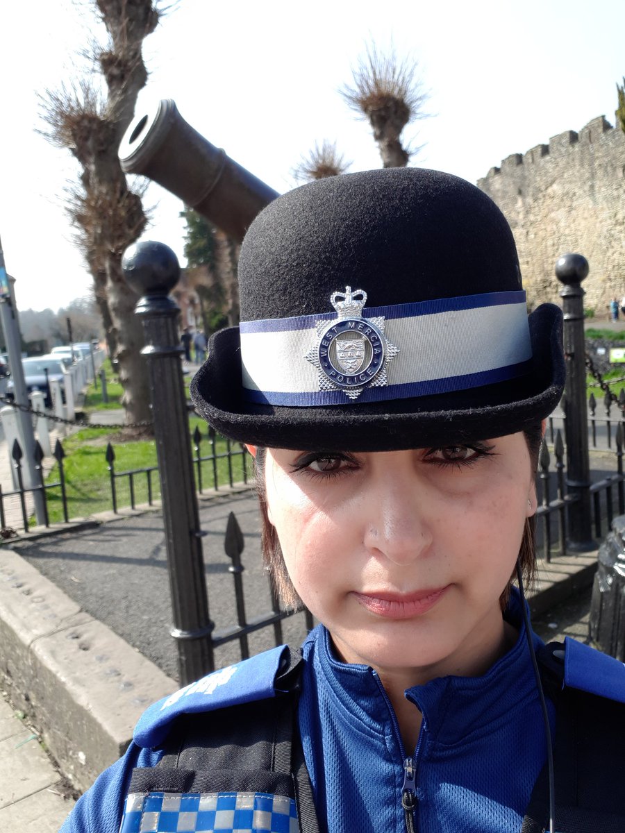 LudlowCops's tweet photo. PCSO Raj Matthews 40282 - lovely day for foot patrol in Ludlow 👮♀️🌞 #pleasesayhello https://t.co/F1tEzo6ouV