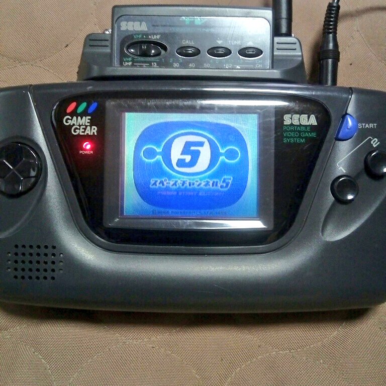 Kimo これはゲームギアのtvチューナーの外部入力にドリームキャストを映してるんです Kimo これはゲームギアのtvチューナーの外部入力にドリームキャストを映してるんです