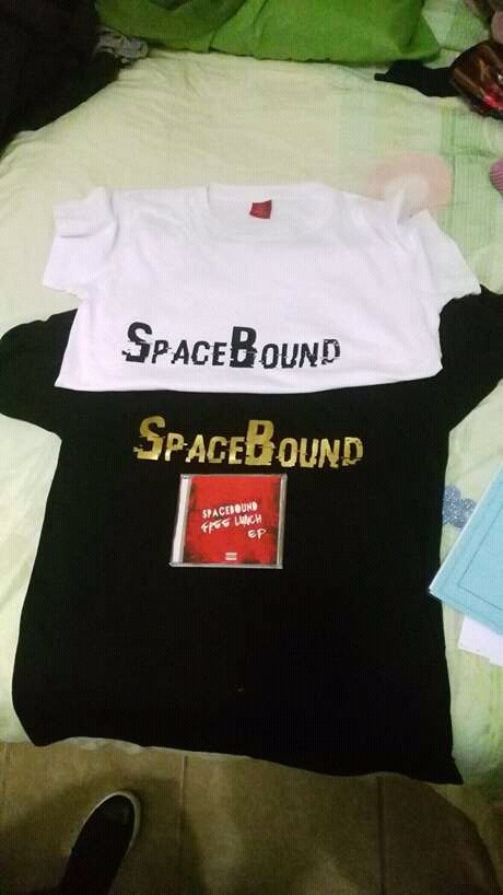 SpaceBound2018's tweet photo. We not just a clothing brand but an empowering youth organisation

For orders pls DM @SpaceBound2018 or @KegGohThagane. https://t.co/WgEmvV8Ow7