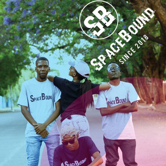 SpaceBound2018's tweet photo. We not just a clothing brand but an empowering youth organisation

For orders pls DM @SpaceBound2018 or @KegGohThagane. https://t.co/WgEmvV8Ow7