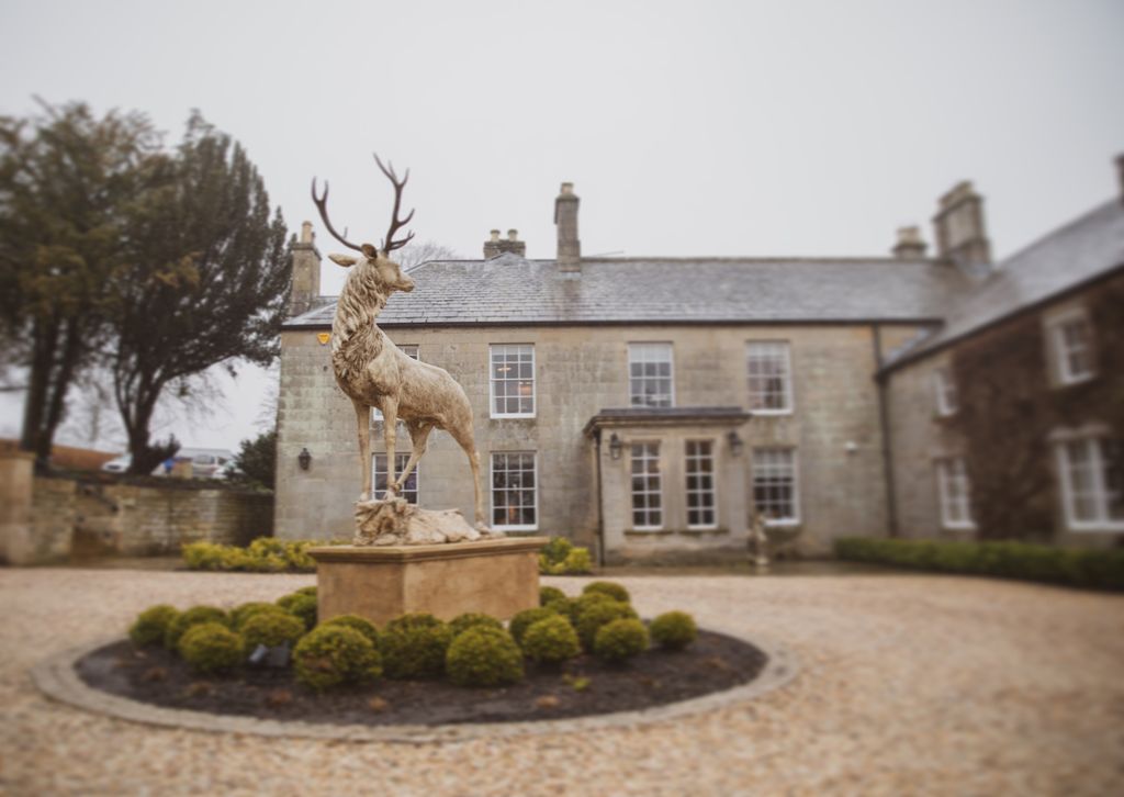 KCFAuk's tweet photo. Highlight of last week - getting lost in the fog and ending up here! Amazing place @walwickhall #hexham #Newcastle #nebloggers #northeasthour #NEphotographer #NEphoto #lovenewcastle #NEgram #visitnewcastle #nefollowers #photo #photography #art #travel #camera https://t.co/jcFVFbX7kz