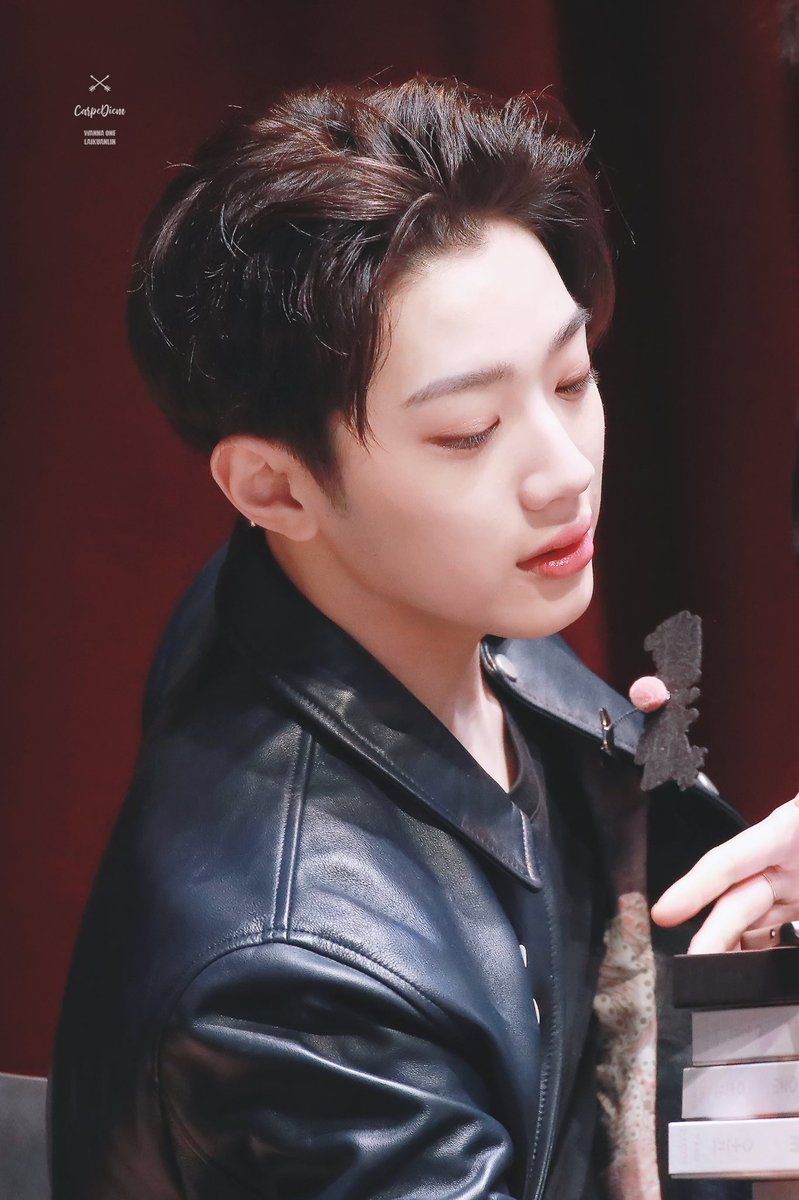 CarpeDiem0923's tweet photo. 180408 목동팬싸 HD

il Signore è con te.

#라이관린 #Laikuanlin
#赖冠霖 #워너원 https://t.co/OP7eZW3K55
