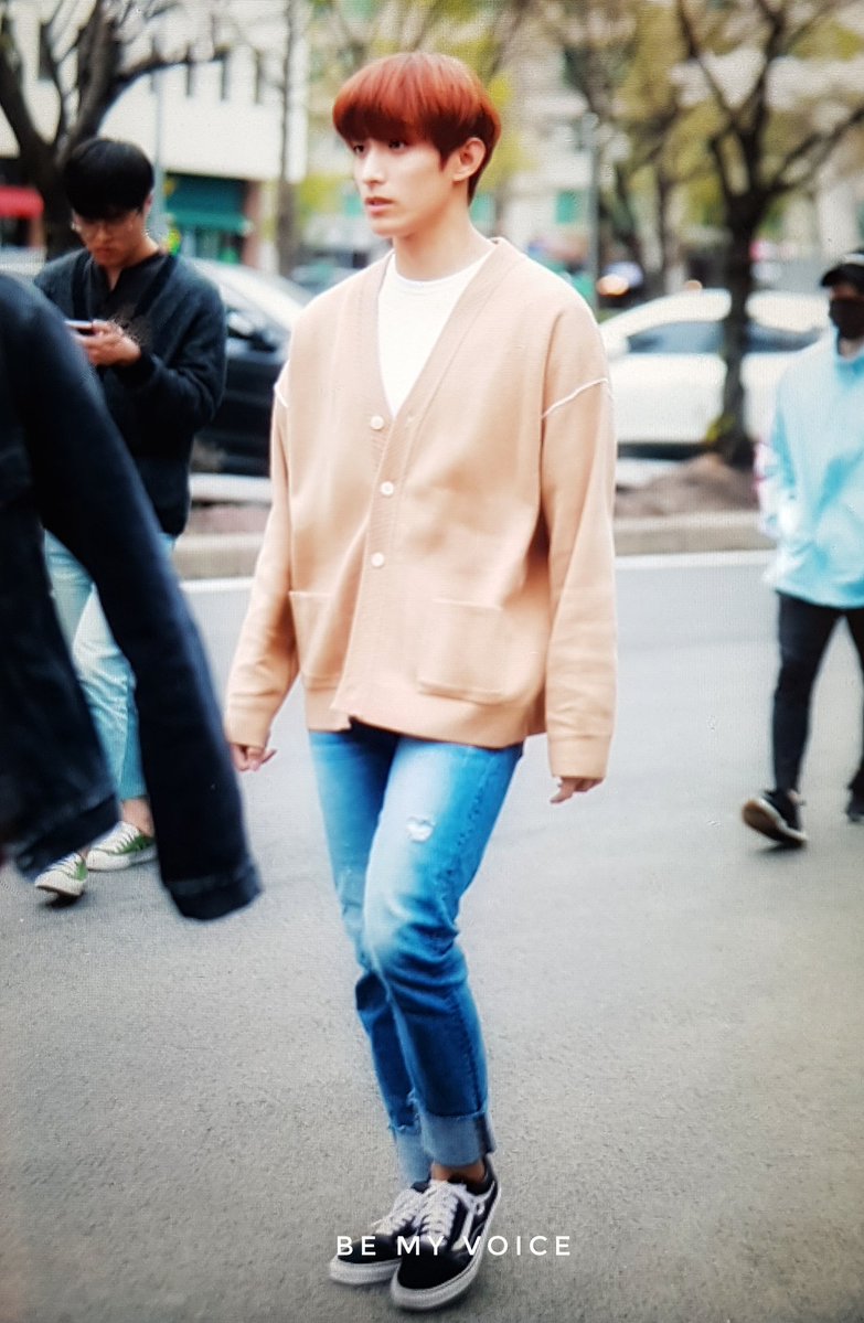 DoKyeomPH's tweet photo. 「PREVIEW」180408 Immoratl Song Rehearsal #SEVENTEEN #도겸 #이석민 #DK

© Be my voice https://t.co/zgNZFfB9M4