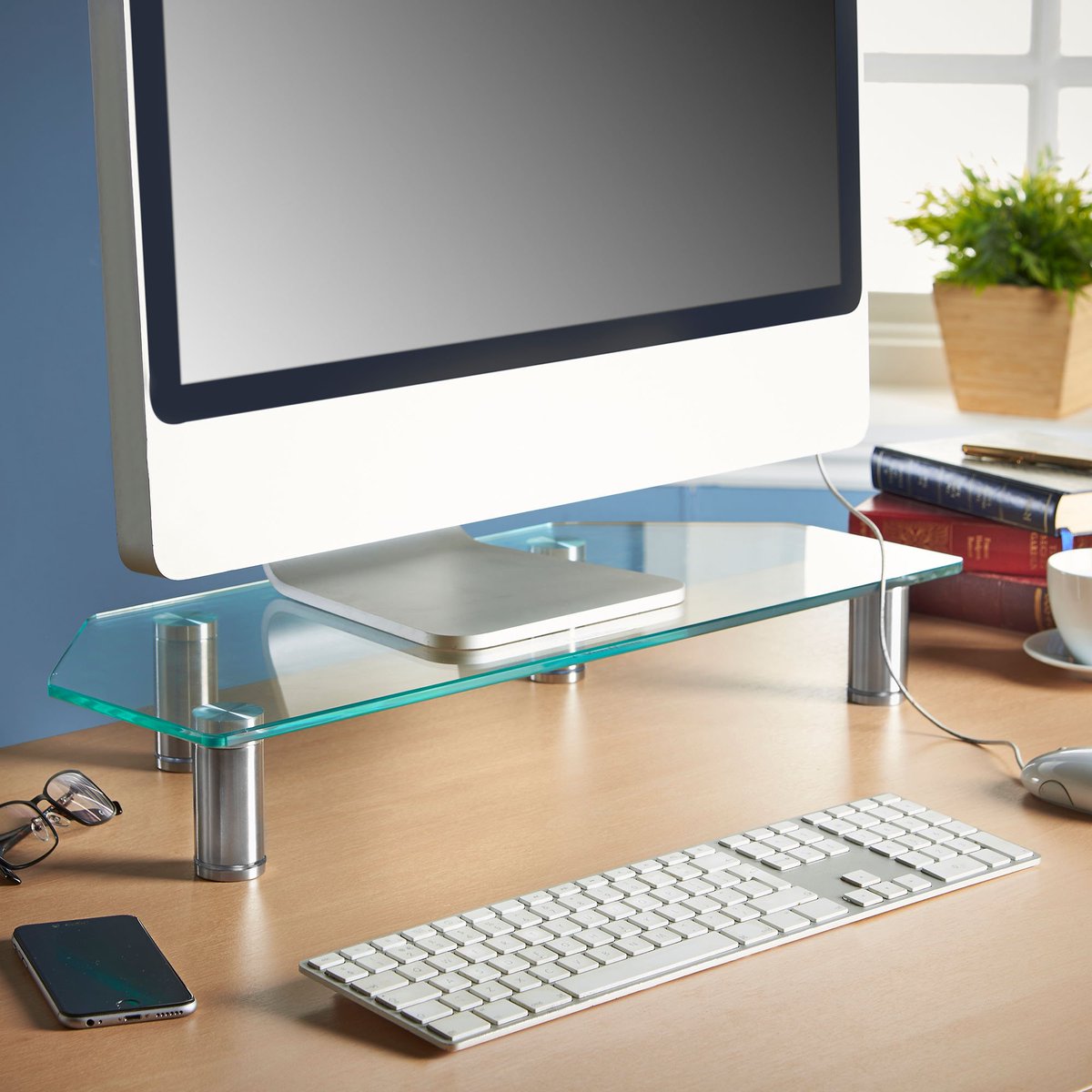 VonHausUS's tweet photo. Raising your screen to the correct height can help to reduce the strain and discomfort on the neck and back which is often caused by sitting stationary for long periods of time. Browse our range of monitor stands: https://t.co/OkKqGUbWXK #monitorstands https://t.co/gpm2pzvqX4