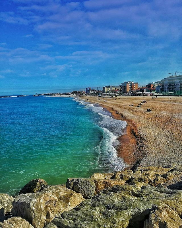 destinazionefan's tweet photo. Buon inizio settimana!!!🌅
.
.
📷 @nico_boia22
.
.
#fano #destinazionefano #fiori #flower #marchetourism #marcheexperience #visitfano #prolocofano #viaggionellemarche #yallersmarche #uaumarche #uauitalia #yallersitalia #volgoitalia #volgomarche #ita… https://t.co/AKBUmv06Kb https://t.co/FME0f1QIKW