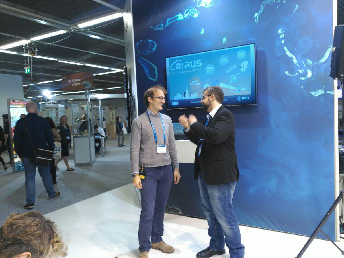 EO_OPEN_SCIENCE's tweet image. Are you around #EGU2018 ?
Come take a look at @ESA_EO and get to know the #opentools and to exploit @CopernicusEU &amp;amp; @ESA #opendata. 

Starting soon... @RUS_Copernicus presentation!