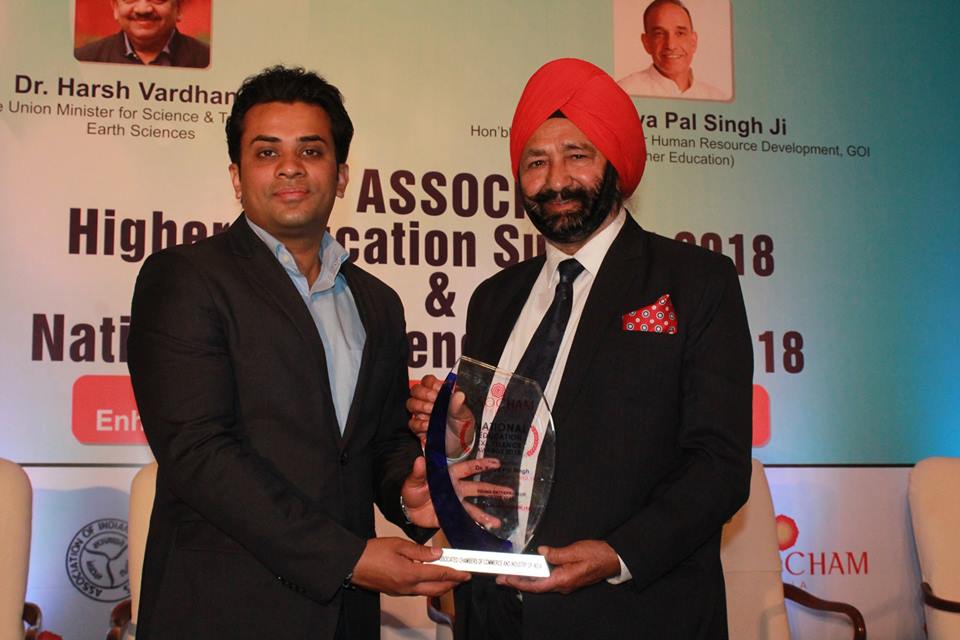 TITGROUP2's tweet photo. #ProudMoment Technocrats Group of Institutions awarded as "Best Engineering &amp; Mgmt Institutes in Central India" by Hon'ble State Minister of HRD, Government of India Shri, (Dr.) Satya Pal Singh on 17th February, 2018 at National Educational Excellence Awards hosted by ASSOCHAM https://t.co/vKHCg0ROc4