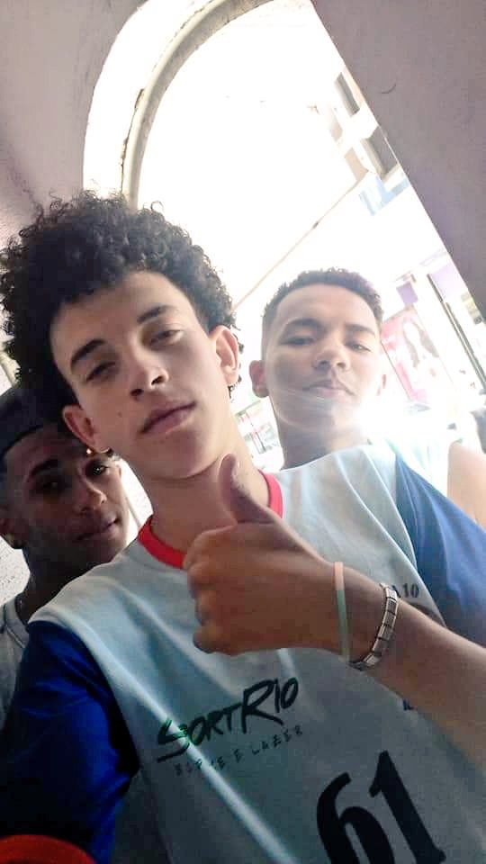 jhonnyzada's tweet photo. @mtsantos777 @TheusPPG  primera foto do meu cll kkkk essa e relíquia em kkkk https://t.co/86L9fErtk3