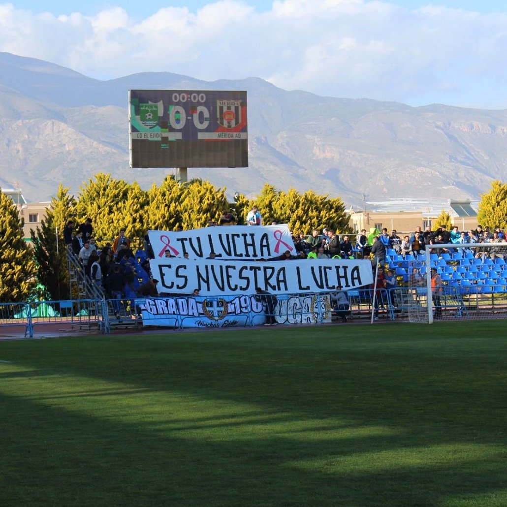 Grada1969's tweet photo. Tercera victoria consecutiva que nos da más tranquilidad para el último  tramo de temporada. Pancarta mostrada al inició del partido, como muestra de apoyo de toda la afición a nuestro jugador Carralero y su família. 
#TodosSomosNani https://t.co/RINtLsgbHr