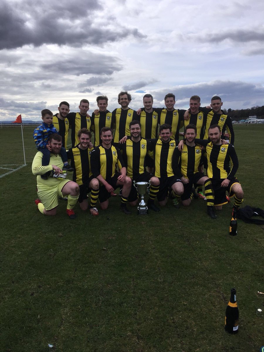 AthleticoFife's tweet photo. After numerous games against teams bringing in Ringers to stop us winning the league. It didn’t work. Champions of the Dundee Uni Sunday League 🖤💛🏆 https://t.co/htmwatf265