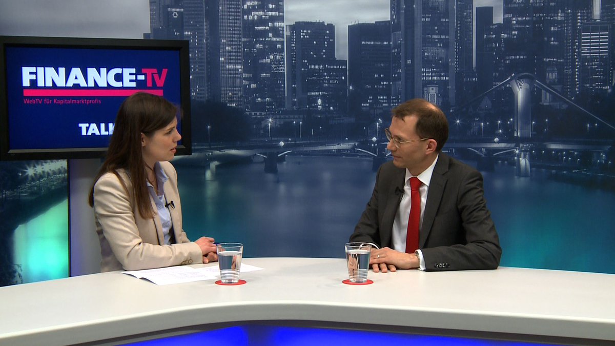 DesireeBackhaus's tweet photo. Das Wettrennen läuft: Gleich drei Initiativen bauen #Blockchain-basierte Plattformen für die Handelsfinanzierung. Was die @HypoVereinsbank plant, sehen Sie hier bei FINANCE-TV https://t.co/lfaPVjLH8r https://t.co/iY8ksS1WaM