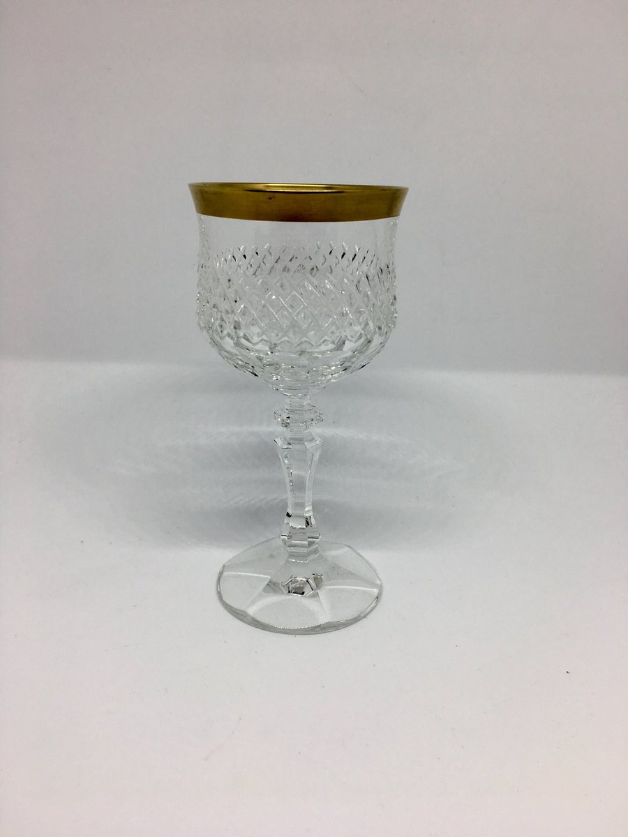 BcnVintage17's tweet photo. Set Copas para vino con borde dorado y cristal cortado #vintage #vino #wine #drink #decoretro #raval #copas #bartender #vintageshop #barcelonavintage #etsyshop #glass https://t.co/6ffXRRVKSI