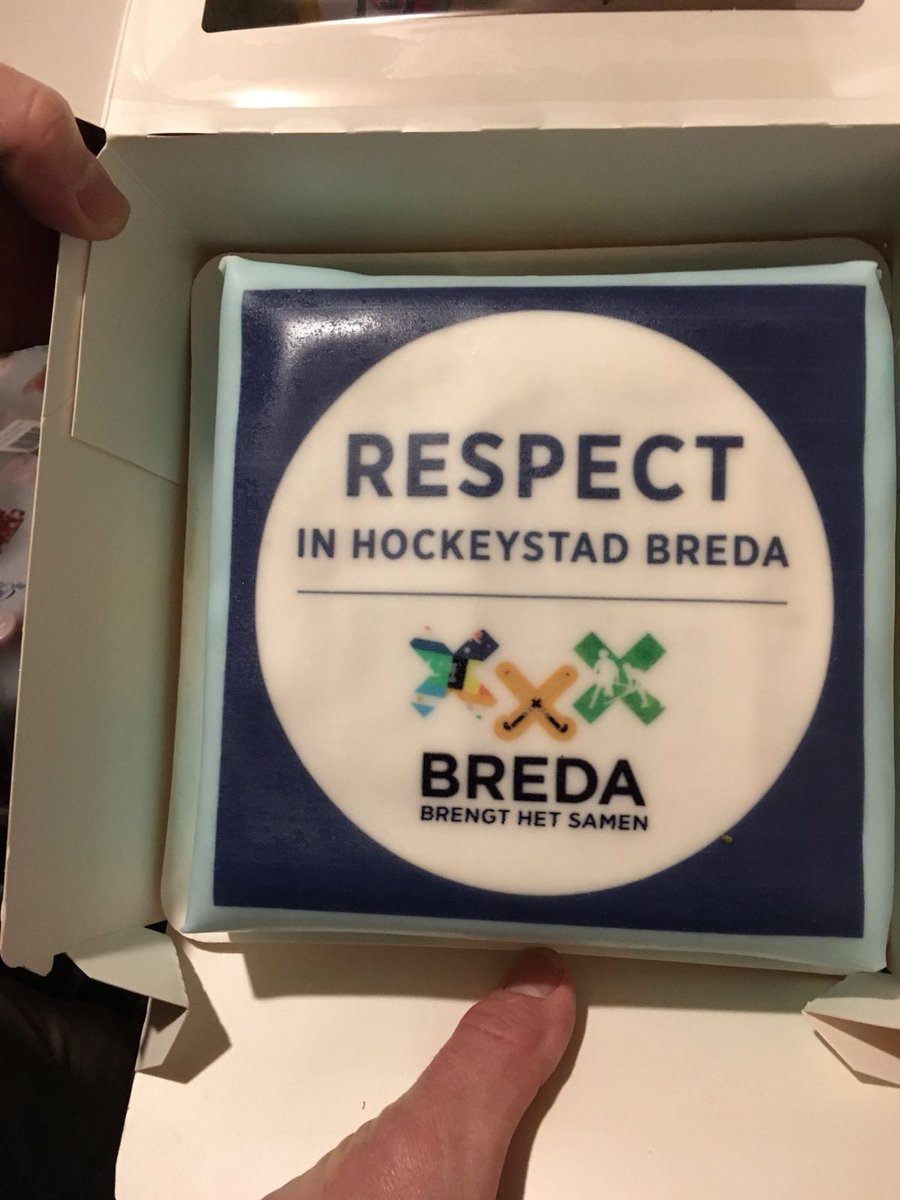 Wat een gaaf Sportiviteit &amp; Respect weekend bij de 5 hockeyverenigingen van Breda: Respectbandjes, blauwe sportiviteitskaarten en blauwe taarten! <a href="/BredaActief/">Breda Actief</a> #CTbreda2018 #bredabrengthetsamen