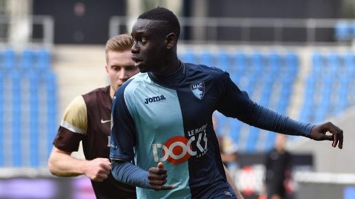 clappingmedia's tweet photo. Malgré l'hommage qui doit être rendu à Samba Diop, la LFP a décidé de maintenir le huis clos total pour le match du Havre vendredi. Le HAC demandait la présence de la famille de Samba Diop et des tous les joueurs du club doyen. Demande refusée.....😤 https://t.co/B7oqzMDmX1