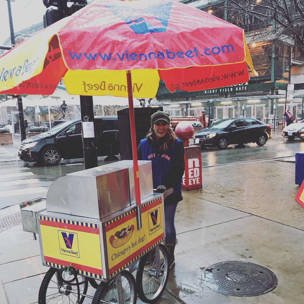 SarahJindra's tweet photo. Come meet us in Wrigleyville!!! Look for me outside pushing the Vienna Beef cart!!! The crew is inside at Murphy’s!! #GetYourHotdogs https://t.co/yCtg0AgXpU