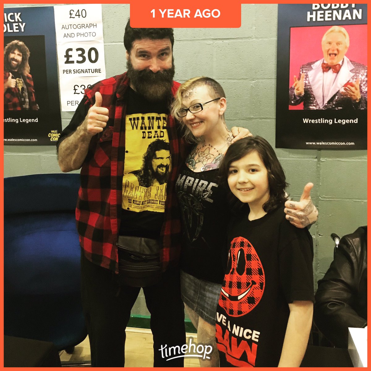 scarlettenights's tweet photo. Oh my goodness!! It's actually been an entire year since Oscar and I met @RealMickFoley Nicest man in the world! ✨❤️ #mickfoley #wrestling #rawgeneralmanager #mankind #dudelove #cactusjack #wwe xxx https://t.co/9IJJGVSzOw