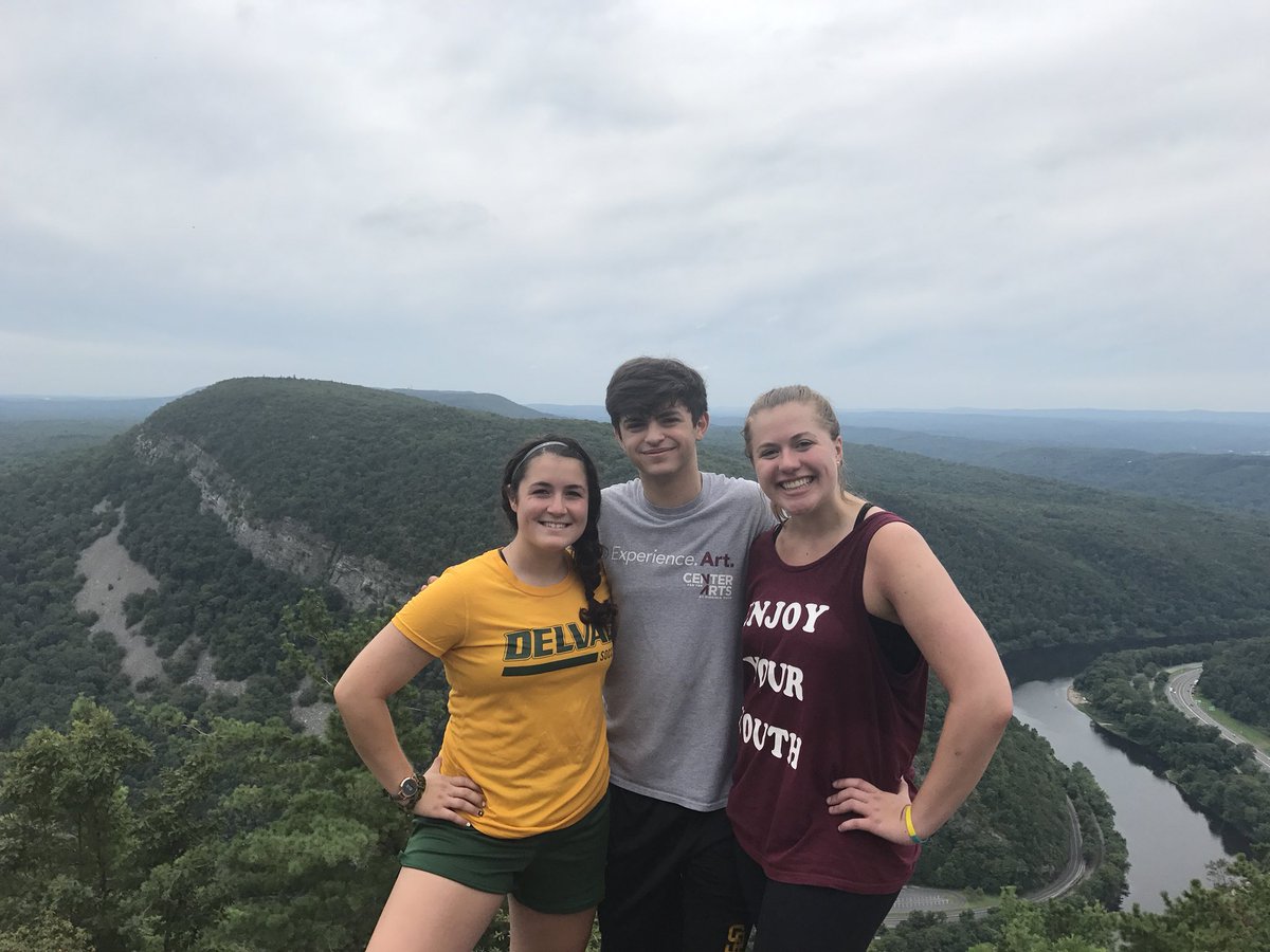 julsvandy's tweet photo. Happy birthday Daniel!!!🎉🎈 ily mucho and hope you can live it up a little in Ohio for your 21st!🍾  @dspivs https://t.co/JafiC0sYRQ