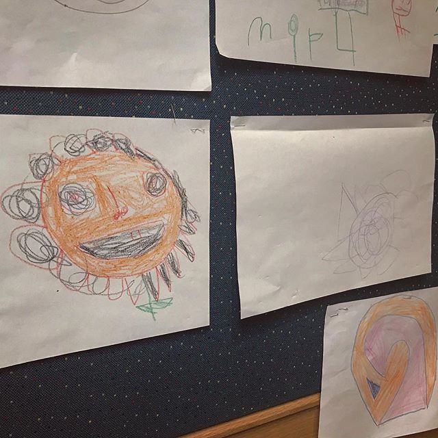 karentoittoit's tweet photo. #Drawing for day 8 of #Archivist30
Reminders of my #ChildsArt while working
.
.
.
.
.
.
.
#WorkingMomLife
#ArtKeepsakes
#ArchivistAtWork
#samombloggers
#samomblogger
#LittleThingsAtWork
#PersonalThingsAtWork https://t.co/QLTQCpzr5S https://t.co/BICycKFVS8