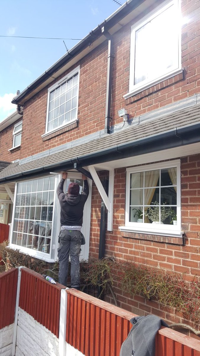 DonmacSolutions's tweet image. New a-rated argon filled, energy efficient UPVC Georgian Windows