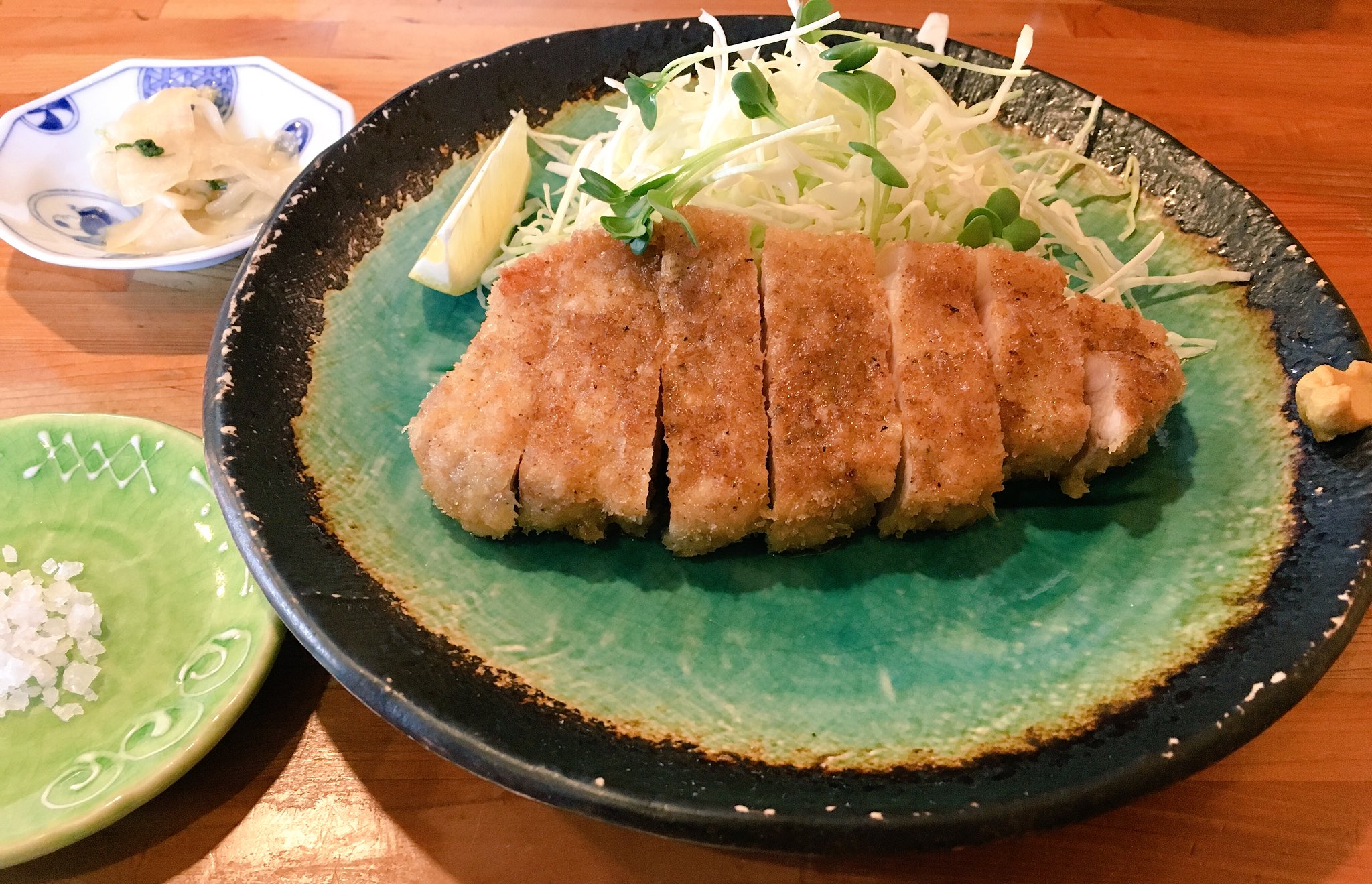 טוויטר ともろ בטוויטר とんかつ ひやま 栃木県宇都宮市 ロースカツセット 肉の旨み甘みをダイレクトに味わうことが出来るとんかつで旨し これは好きなやつです T Co 5dqv0qdwd5