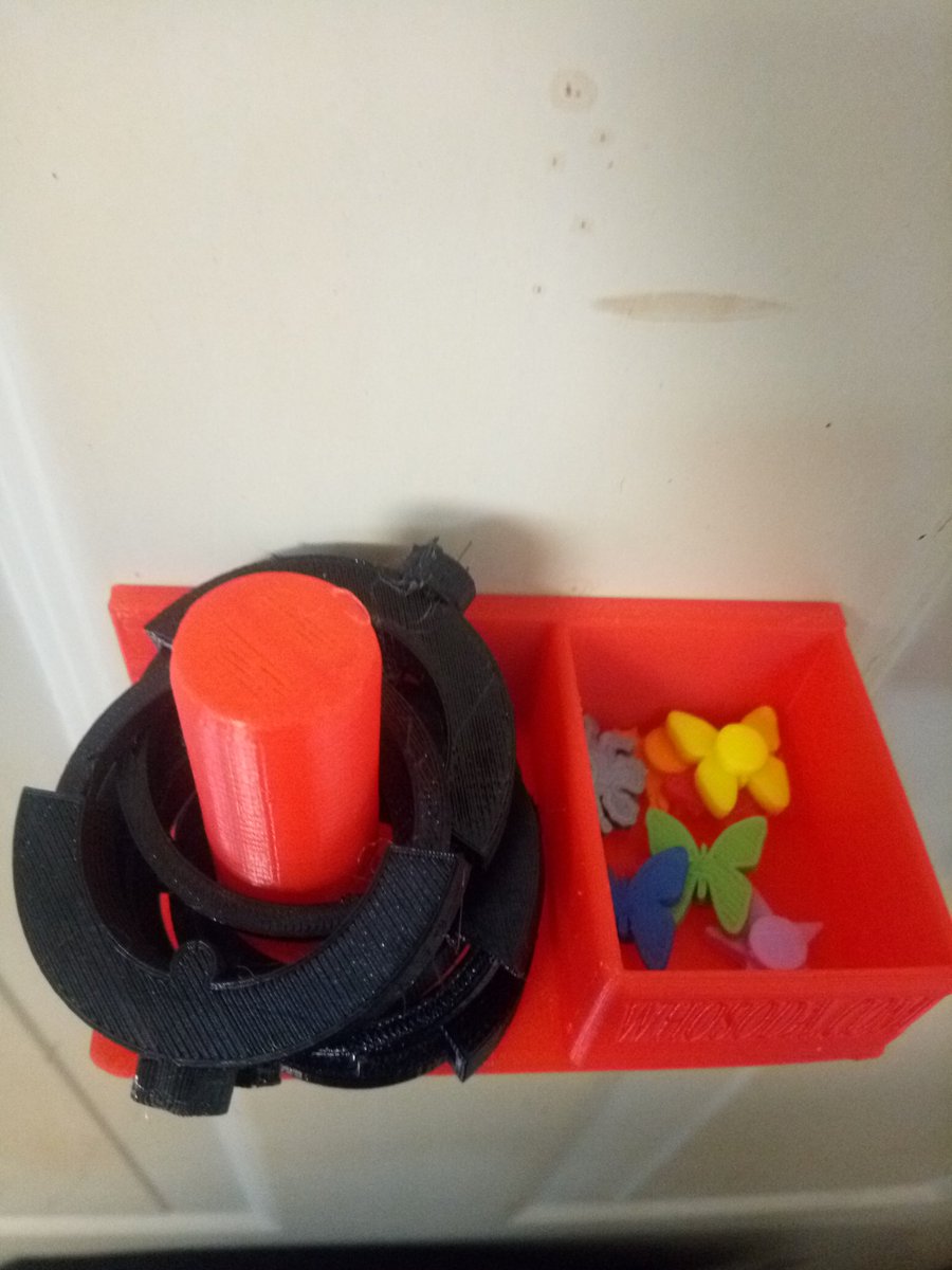 TheCanMarker's tweet photo. @PurveyorOfPD Thanks for noticing us. The can markers / charms are available on Etsy and eBay. The drink rings (for bottles and stemmed glasses) are in packaging development and should be available soon along with a convenient storage system. https://t.co/lMQ5qA5gfP
