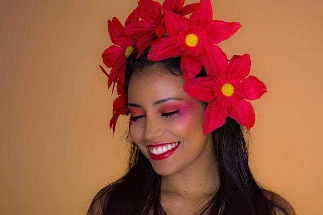 SayoMakeup's tweet photo. Editorial.
MUA: @sayomakeupartist
#sayomakeupartist #artist #peleiluminada #skinglow #makeglam #maccosmetics #universodamaquiagem_oficial #loucaspormaquiagem_oficial #maquiagem #makecg #maybeline #glow  #makeupartist #fashion #photoshoot #mua  #avantgardemakeup https://t.co/9AT1WoxA0A