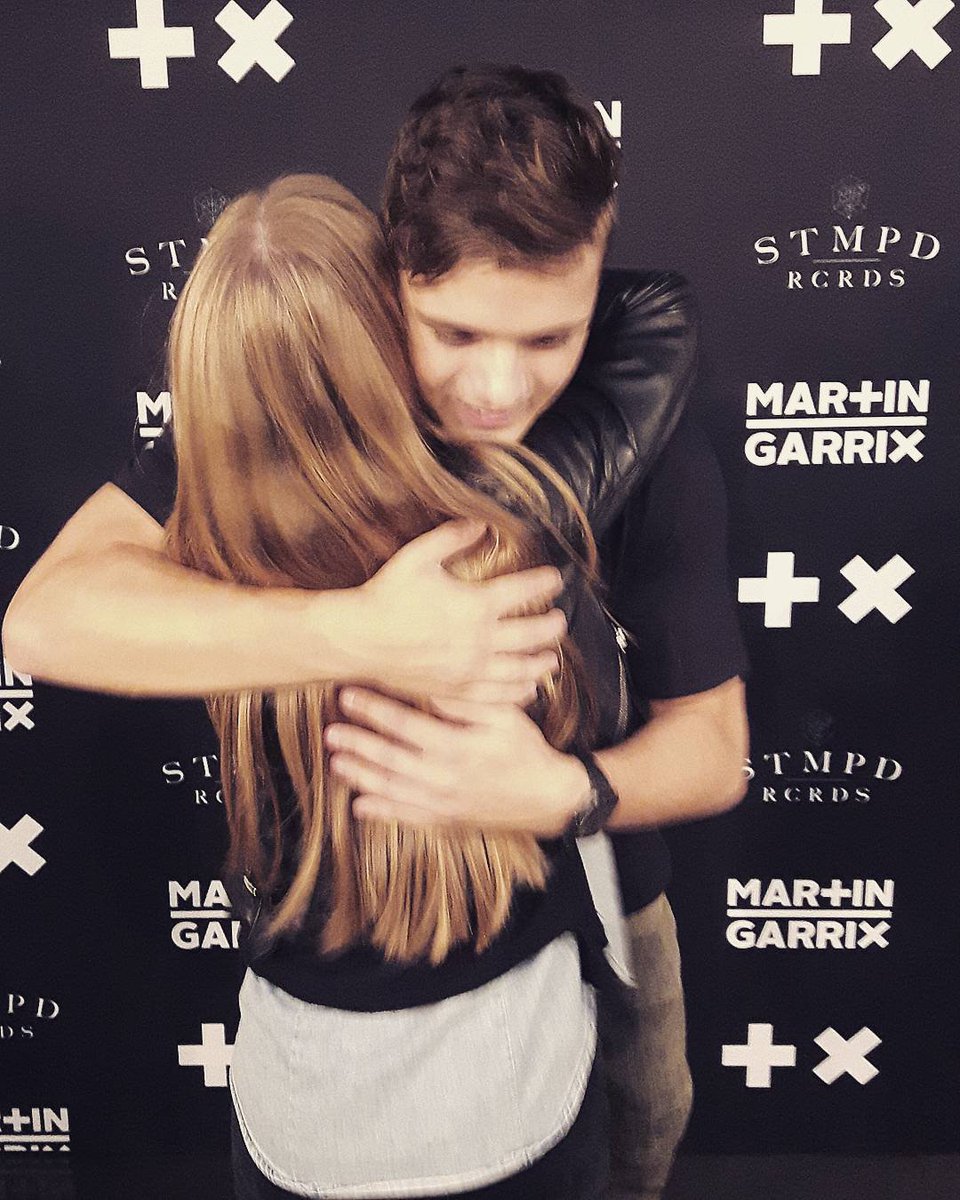 JaimsLife's tweet photo. De mystery guest van het hoogvliet 50 jaar feest is @MartinGarrix ! Aahh super leuk! ❤ https://t.co/0b2UtUi1Tp