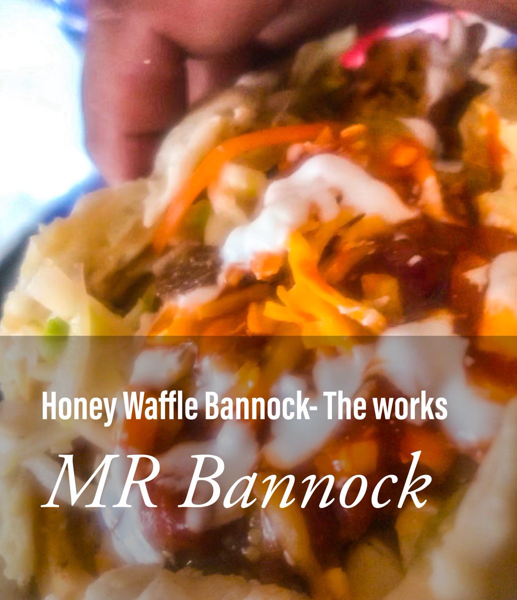 chefpaulnatrall's tweet image. So this beast of a sandwich came about this past wknd 🤭 juniper berry pulled chicken, house made chili, cheese, sour cream, salsa verde, apple slaw and a bit of hot sauce #mrbannock #northvancouver #westvancouver #eastvancouver #yvr #vancity #squamishnation #indigenouscuisine