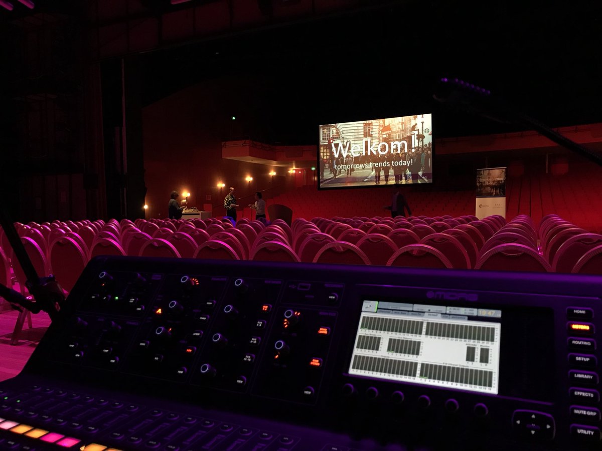 Stefannoor's tweet photo. Ready for #SMC050 @MartiniPlaza https://t.co/DiXBX4aUI7