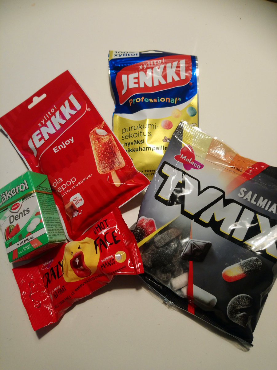 korhonha1's tweet photo. Ah nam. Kohta on taas uutuusherkut kaupoissa. #pienipalahymyä #jenkki #läkeroldents #tvmix #crazyface #muncloetta https://t.co/SqVhsCYCol