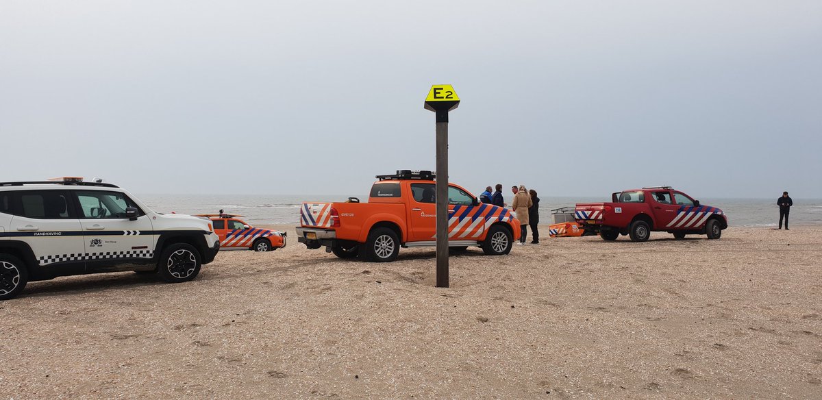 Reddingsbrigade GVE (@rbgravenzande) on Twitter photo Met onze partners o.a. <a href="/GemeenteDenHaag/">Gemeente Den Haag</a>, <a href="/VRH_Haaglanden/">Veiligheidsregio Haaglanden</a>, <a href="/rbmonster/">Reddingsbrigade MSR</a> en <a href="/zuid_holland/">Provincie Zuid-Holland</a> <a href="/DeZandmotor/">Zandmotor</a> schouwen op veiligheid; stromingen, dieptes, ondieptes, oriëntatie, etc. Een goede voorbereiding is het halve werk! #Zandmotor #preventie #veiligheid Met onze partners o.a. <a href="/GemeenteDenHaag/">Gemeente Den Haag</a>, <a href="/VRH_Haaglanden/">Veiligheidsregio Haaglanden</a>, <a href="/rbmonster/">Reddingsbrigade MSR</a> en <a href="/zuid_holland/">Provincie Zuid-Holland</a> <a href="/DeZandmotor/">Zandmotor</a> schouwen op veiligheid; stromingen, dieptes, ondieptes, oriëntatie, etc. Een goede voorbereiding is het halve werk! #Zandmotor #preventie #veiligheid
