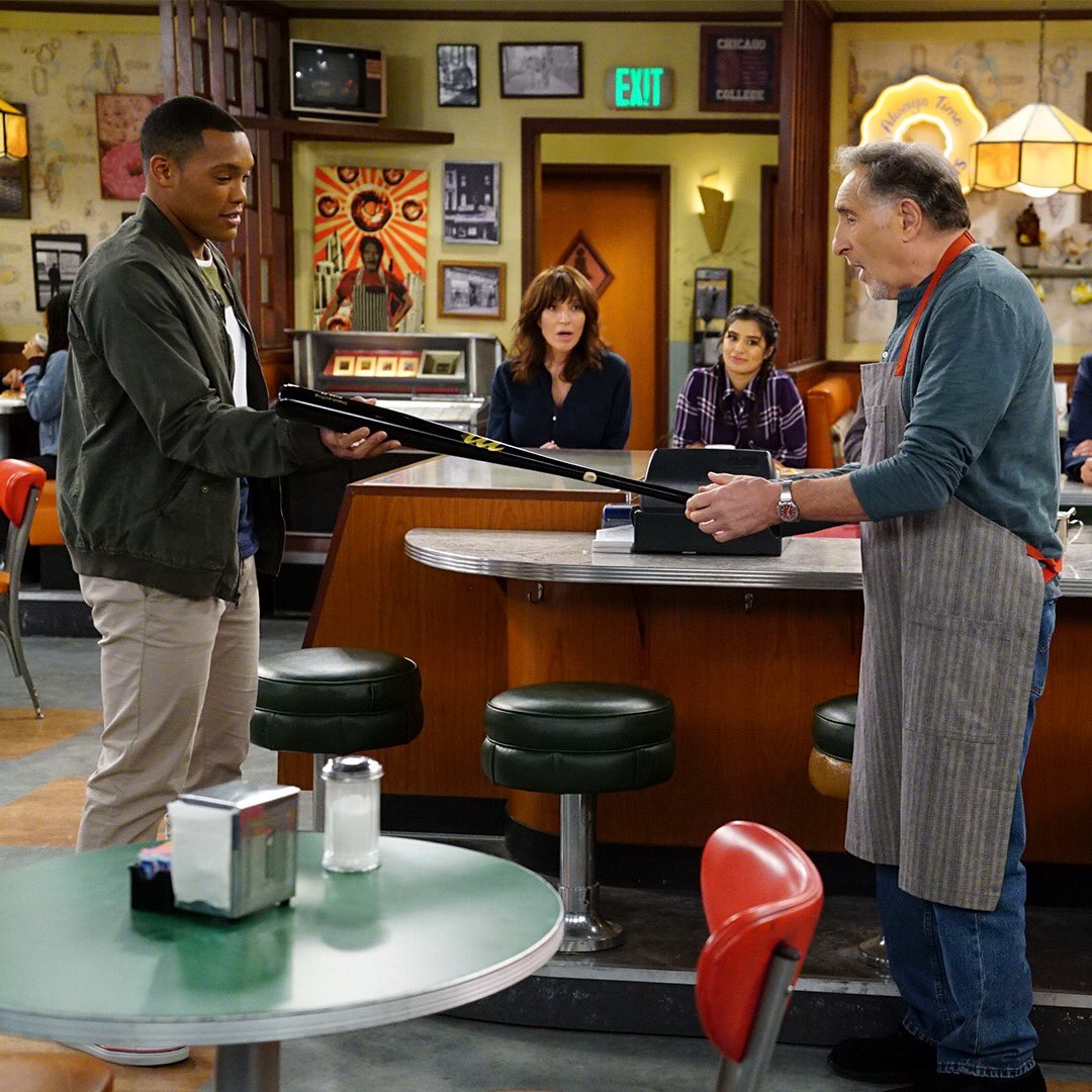Tune in to #SuperiorDonuts THIS Monday to see my guest-star appearance at 9/8c on <a href="/CBS/">CBS</a> 😎