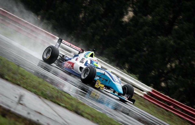 AcelerandoEcu's tweet photo. Sebastián Merchán: “Para haber dado pocas vueltas y tener los problema que tuvimos fue bastante bueno este resultado” #Acelerando #FormulaTotal #Chile @merchanracing83 #Interlomas
Nota completa ---> https://t.co/jsRtxzlyfe https://t.co/NKG5E4CeBH
