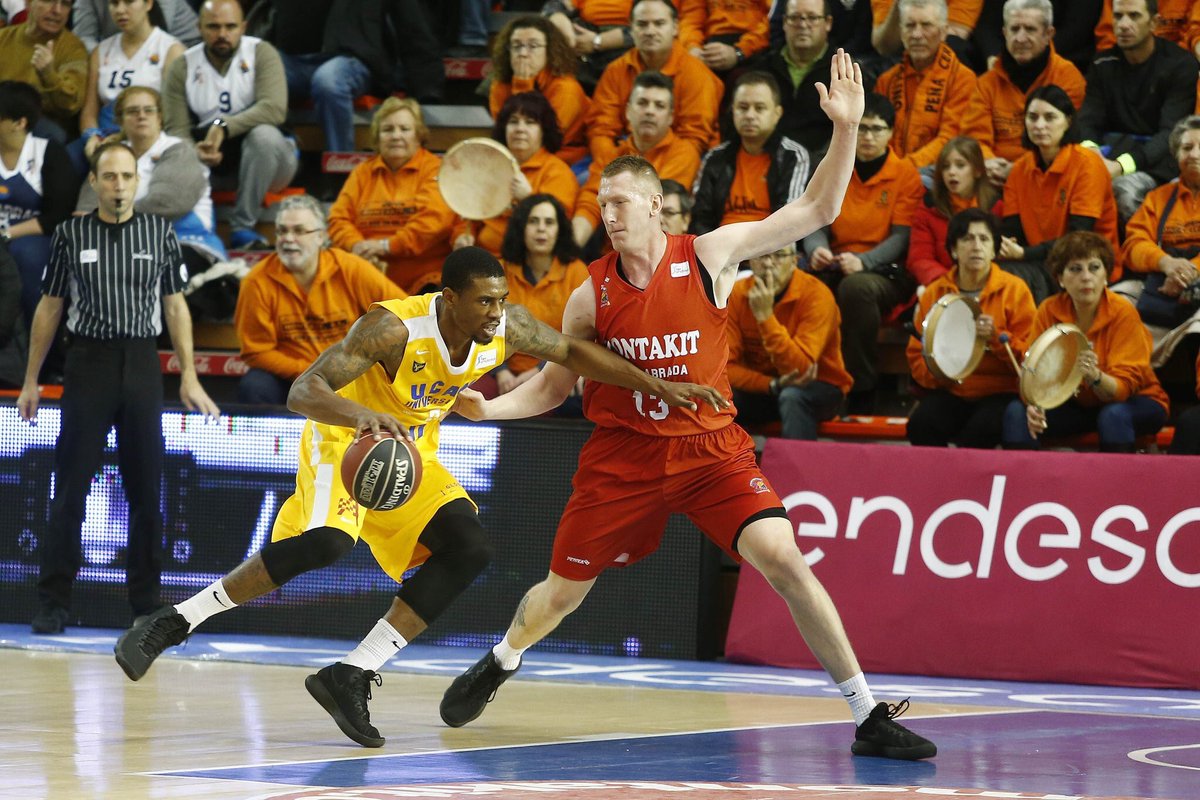 UCAMMurcia's tweet photo. El partido del próximo jueves 12, de @LigaEndesa ante @BFuenlabrada, será retransmitido en directo a partir de las 19.15 horas por el #DIAL55 de @MovistarPlus. https://t.co/wCPQ78lGo9