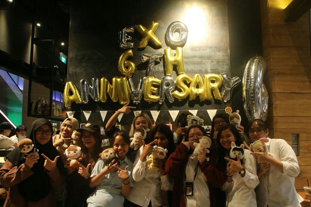 appreciatekjd's tweet photo. Today was so good I wish I had the time to drop by yesterday~ ใ
ใ
Can never give enough thanks to @exosgproject @brightmomentsg for setting up the successful #CJWU in commemoration of #6YearsWithEXO โฅ
Met great EXO-Ls today! ^_^
์ฐ๋ฆฌ๊ฐ ๋ค์ ๋ง๋๋ ๊ทธ๋ ๊น์ง~ โฅ https://t.co/W3rUvCsmIM
