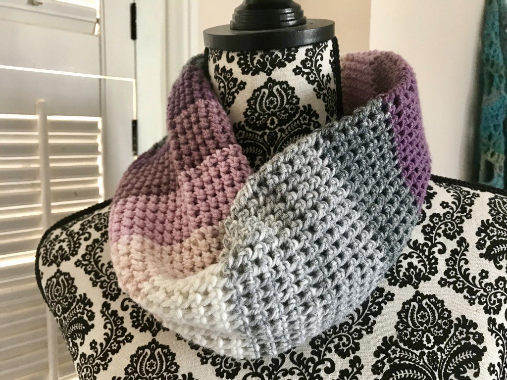 Karlasmakingit's tweet photo. The Emma Cowl https://t.co/WB4Ro7oa1m https://t.co/EGBlyAVJPc