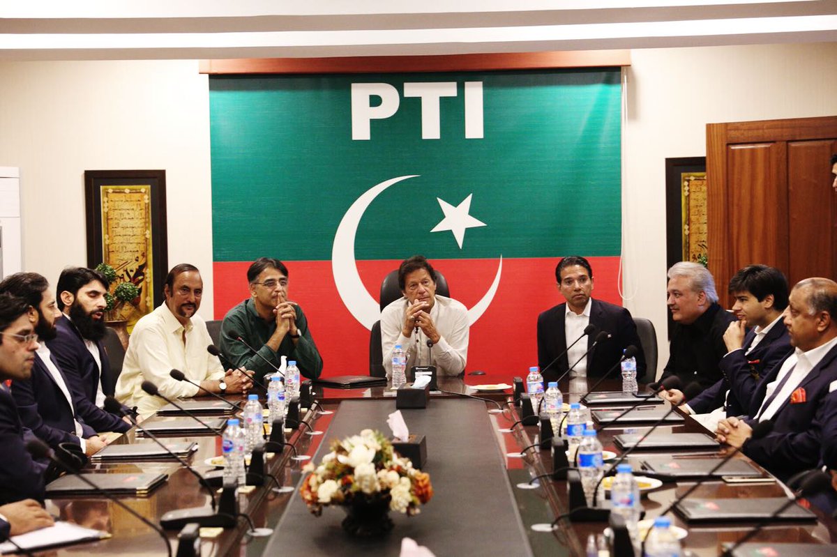 Asad_Umar's tweet photo. Best team in PSL with the greatest cricketer Pakistan has ever produced and one of the geatest the world has ever seen. A great opportunity for the talented young @IsbUnited cricketers to learn how to become better cricketers from @ImranKhanPTI https://t.co/dYqcnA62ii