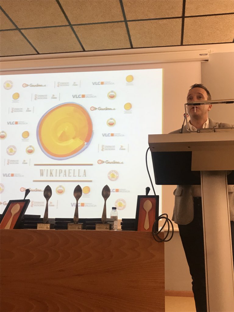 Entrega de distintivos 2018 <a href="/wikipaella/">Wikipaella</a> en #Denia