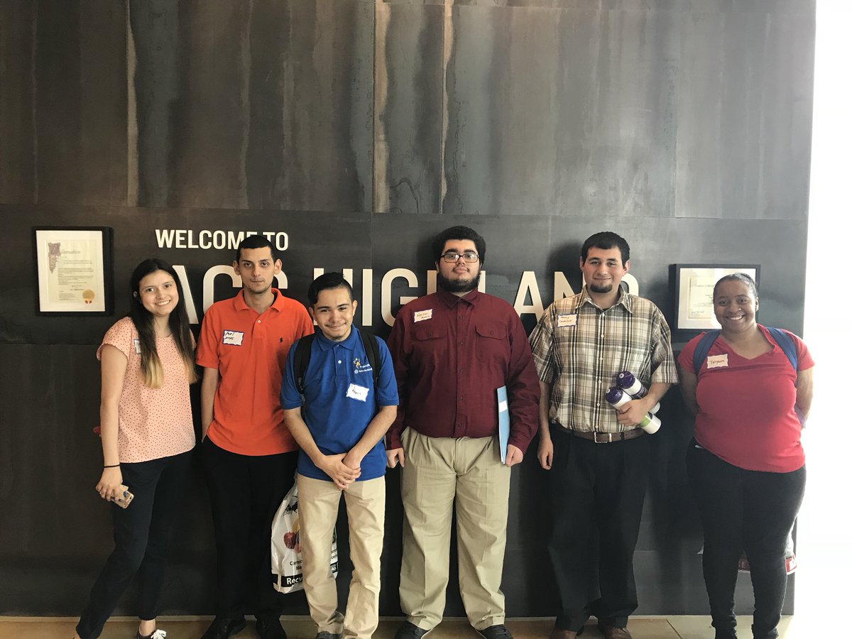 ProjectSEARCHtx's tweet photo. So #AISDproud of our #ProjectSEARCH interns for attending their first job fair. They used great communication skills to discuss their work experience with perspective employers. https://t.co/jbFZ5K7jgu