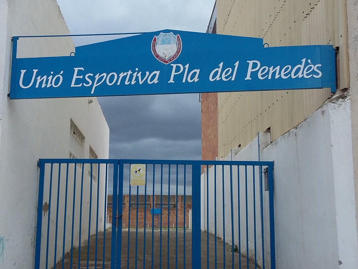 sergihuete's tweet photo. Torna la Unió Esportiva Pla del Penedès
Feu-vos en socis per 12 € anuals 
Demana la butlleta als bars, ajuntament o enviant un mail a 
uepladelpenedes@gmail.com
Volem que el poble torni a tenir futbol cada diumenge 
@esportspenedes @regionalfutbol @Gol_Cat 
#futbolcat #infolocal https://t.co/w58NvItUYZ