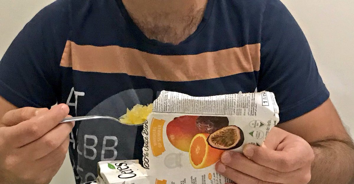 GhidaThiniFawaz's tweet photo. You guys drink juice while my husband eats it #TimesItCanGetAwkward https://t.co/PZGWzNxBQA