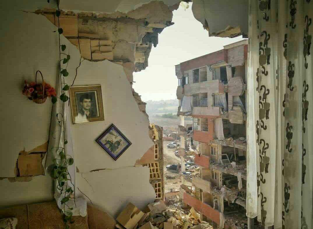 mahoor_anna's tweet photo. .

پولی که مردم برای کمک به زلزله زدگان ریختند در حساب کدومتون داره براتون سودآوری میکنه؟ 

#DisasterInKermanshah https://t.co/VZ92sdqHnU