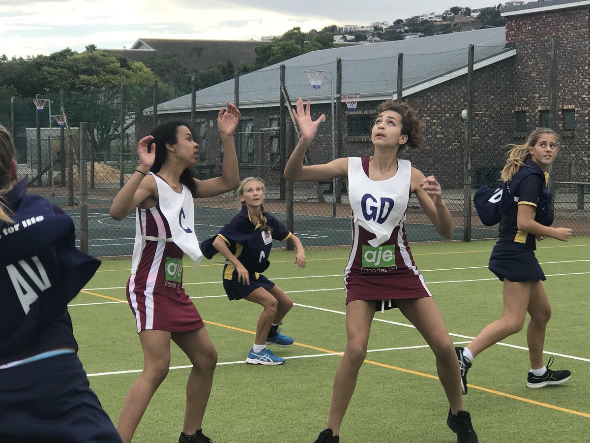 JoaSouth's tweet photo. Day 7 - The best performance of the day was undoubtedly put in by the girls in their 12-1 win against Knysna School! Massive improvement by the girls over the course of the tour and they deserved this result! #hardworkpaysoff #performanceoftheday https://t.co/Eb9WTZzEWS
