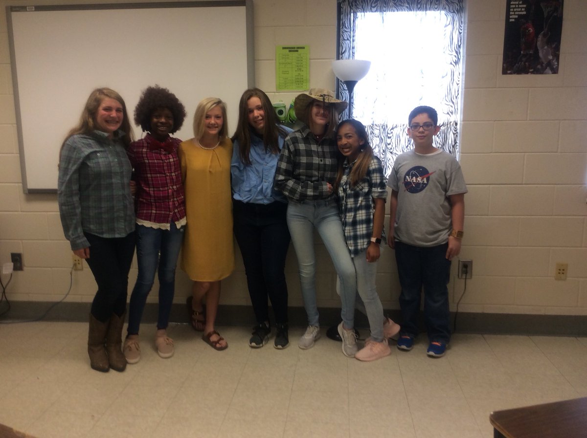 PCBOE's tweet photo. RT PCIntermediate "Miss McCollum’s class rehearsing for The Monsters are Due on Maple Street skits! 🎭 #finearts #PCISlearns #sharePCS https://t.co/xWDUchLOK8"